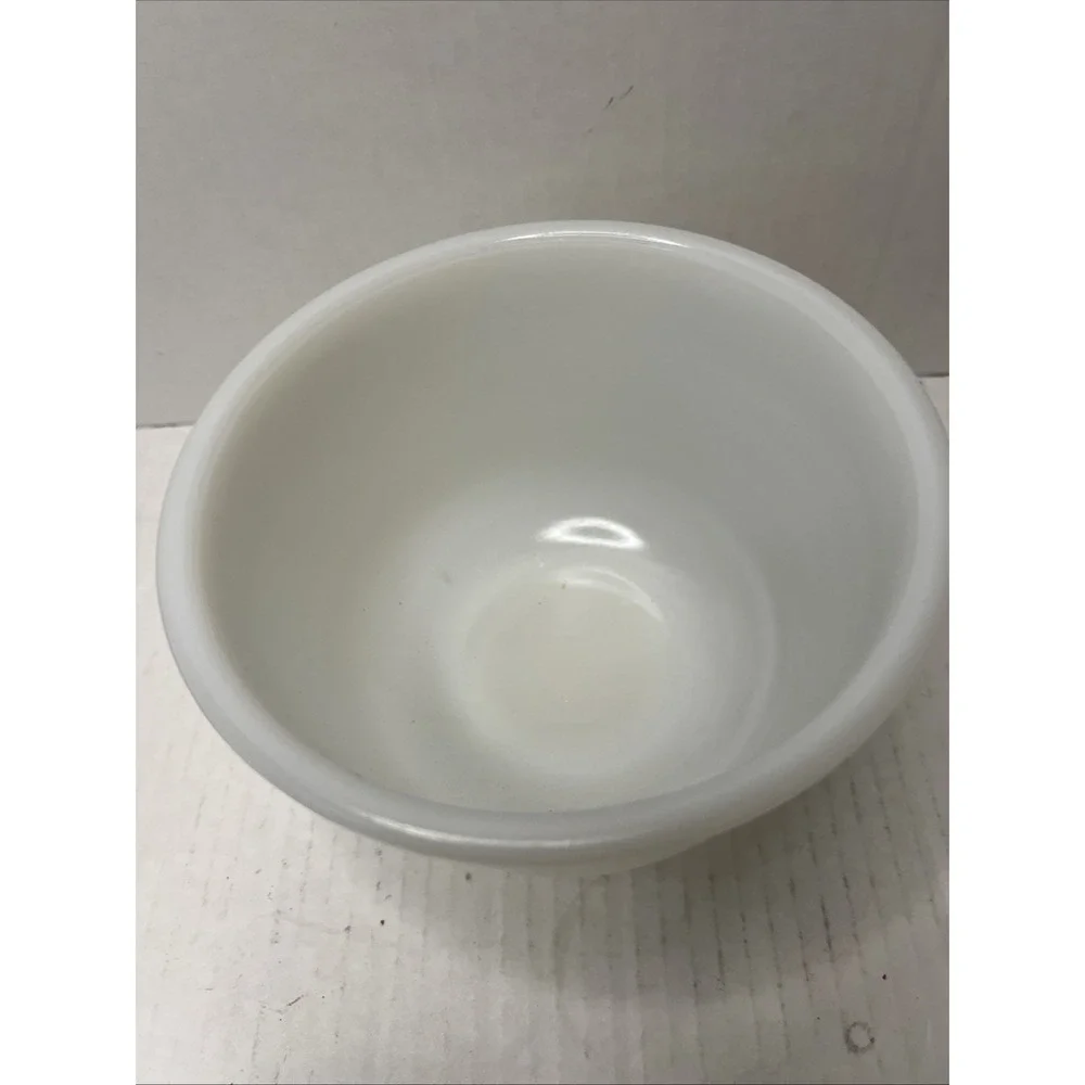 Vintage Hamilton Beach Ribbed Milk Glass Small Mixing Bowl 6